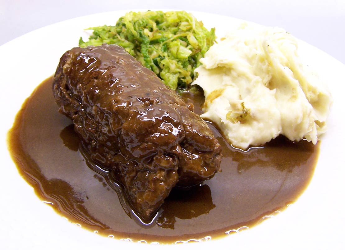 the finished beef olives