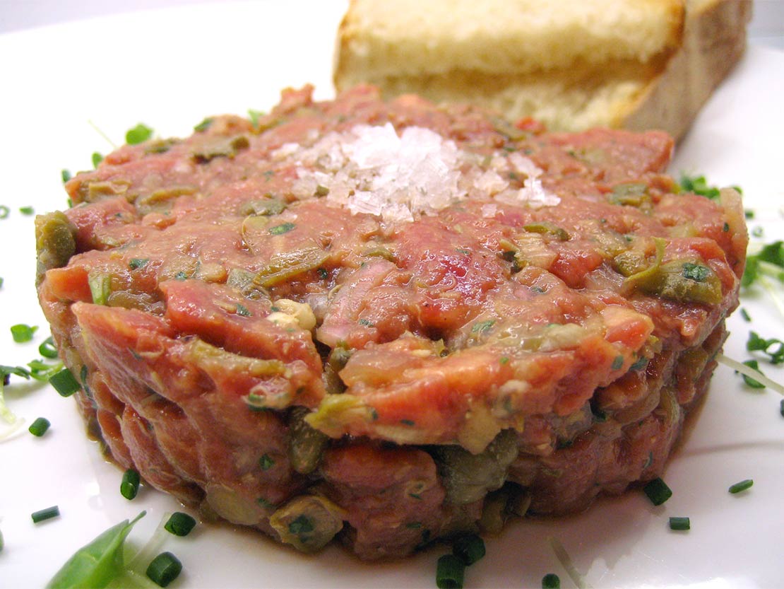 the finished steak tartar
