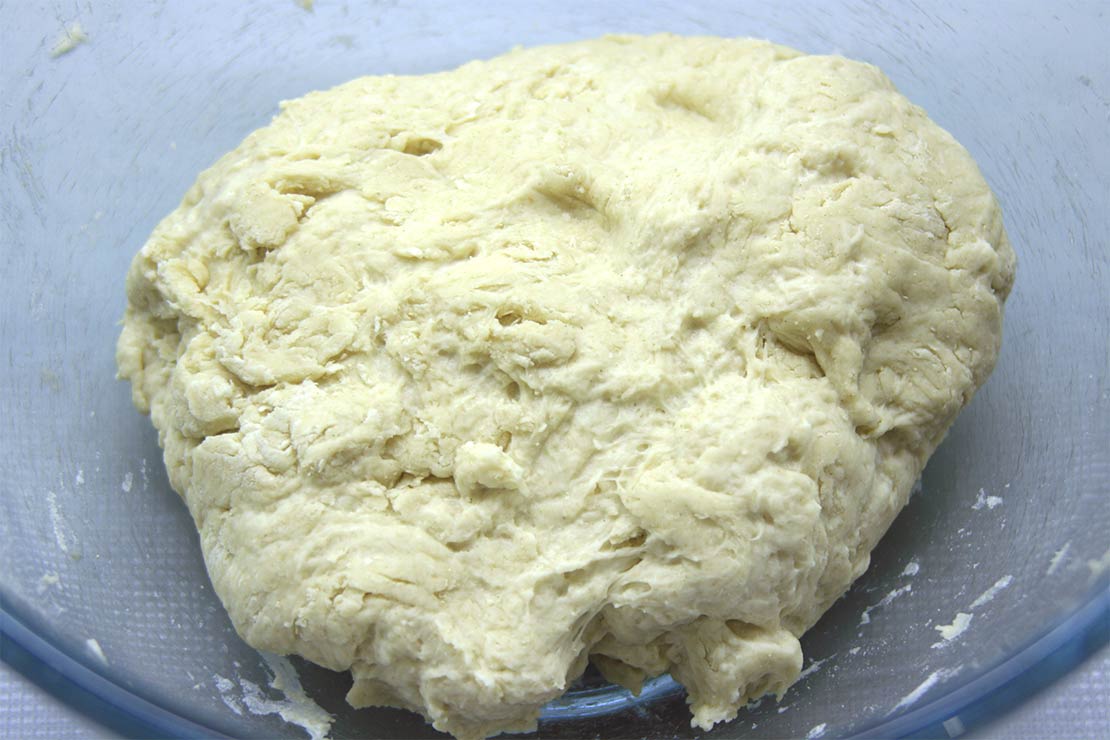 the mixed pizza dough