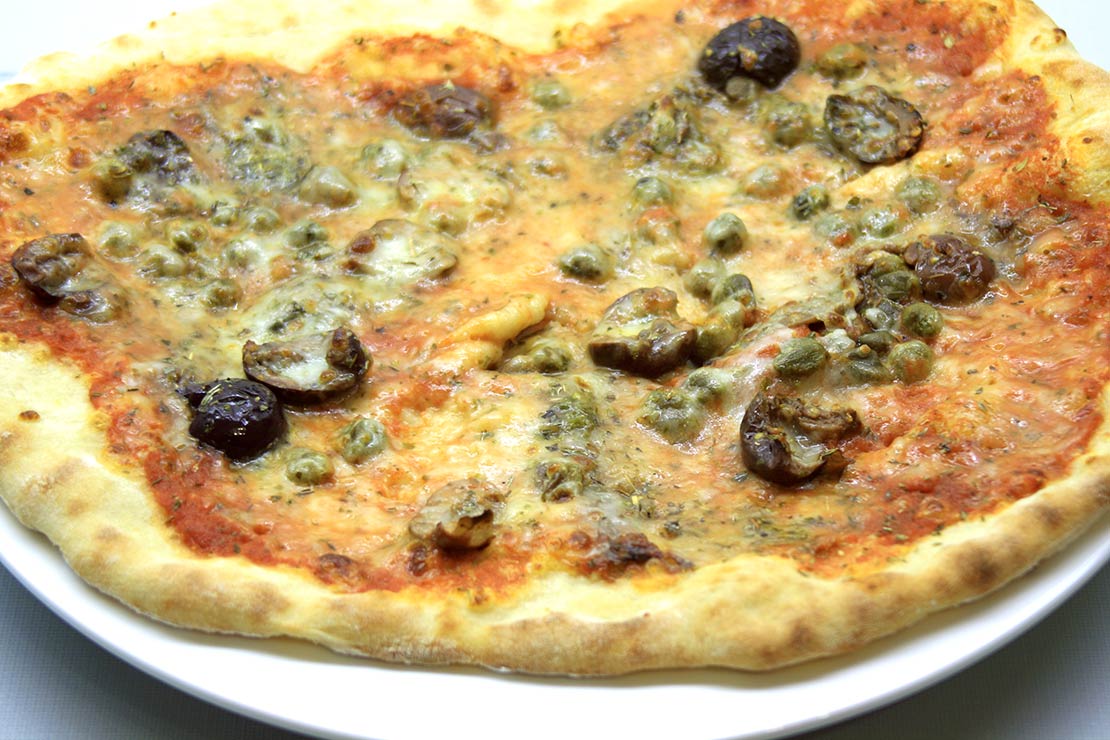 the finished pizza