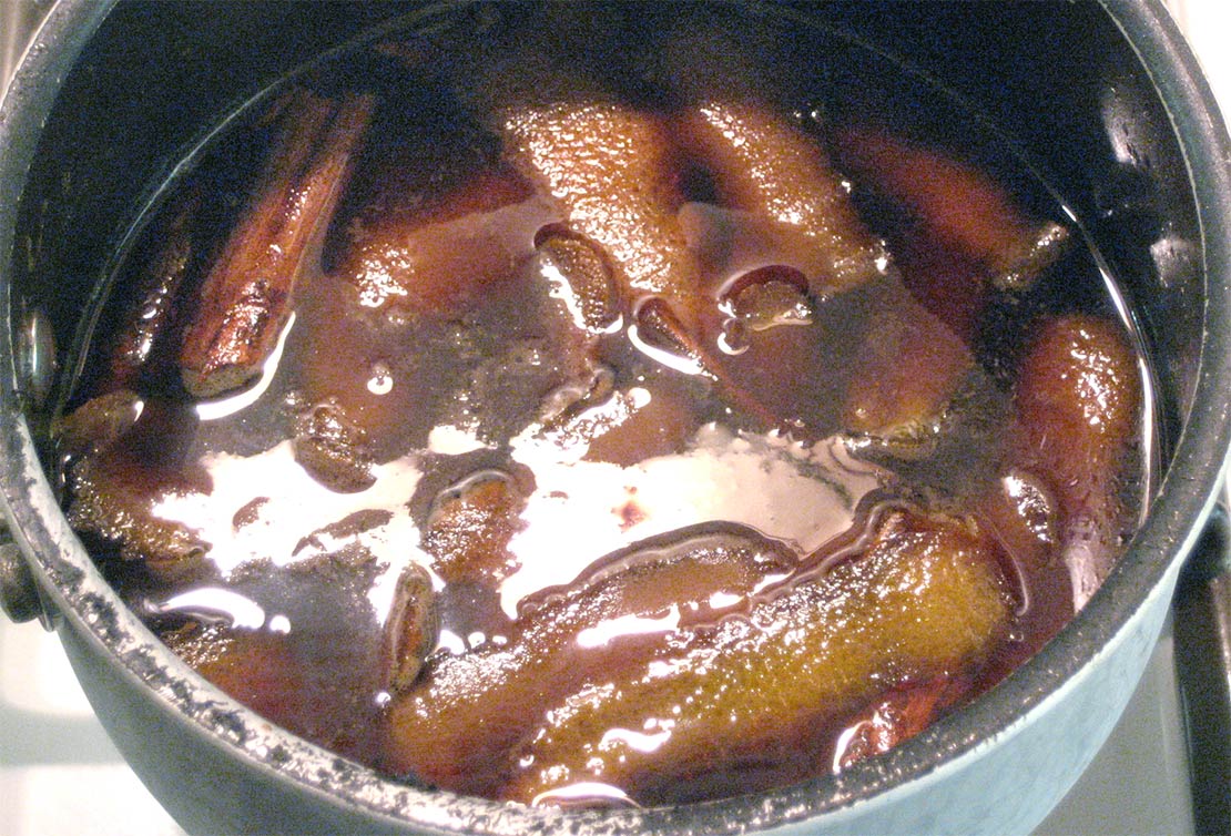 making the mulled wine