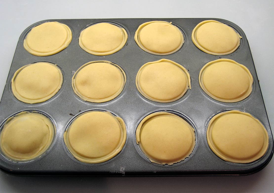 the pies with lids
