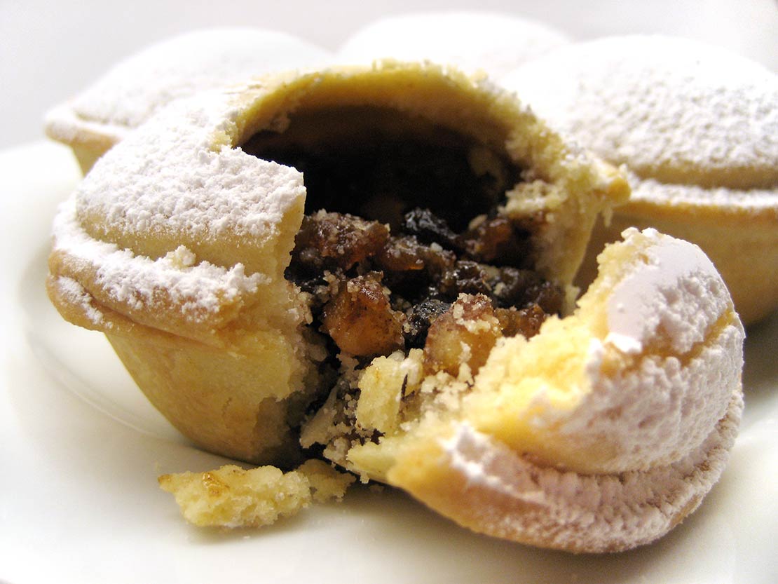 the finished mince pies