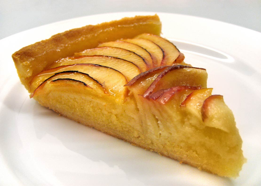 the finished apple tart