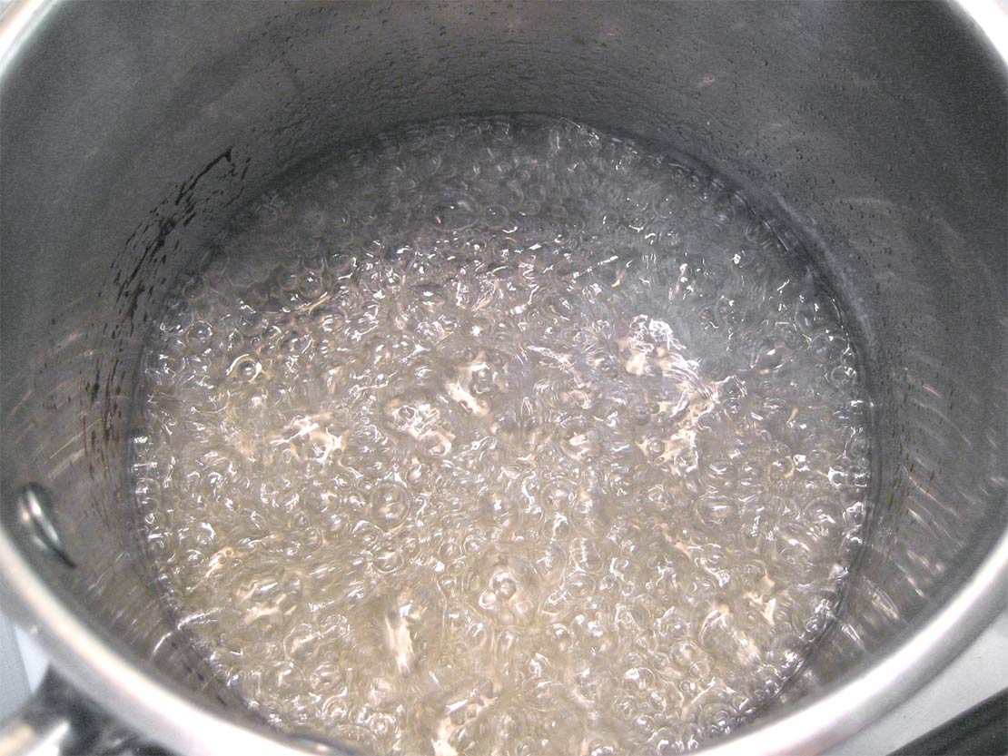 boiling the sugar