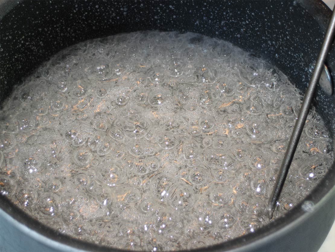 boiling the sugar