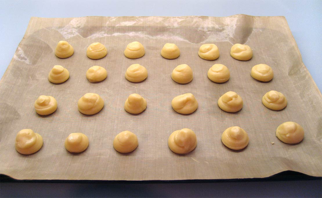 shaping the choux buns