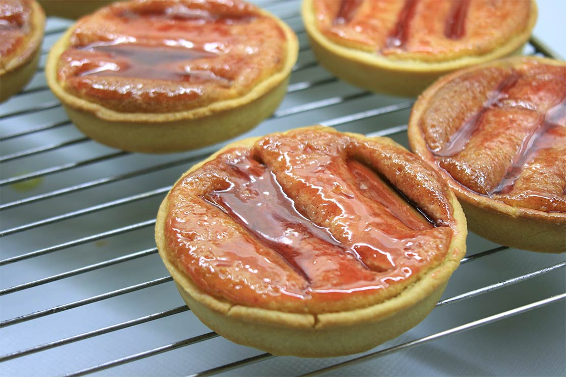 the glazed rhubarb tart