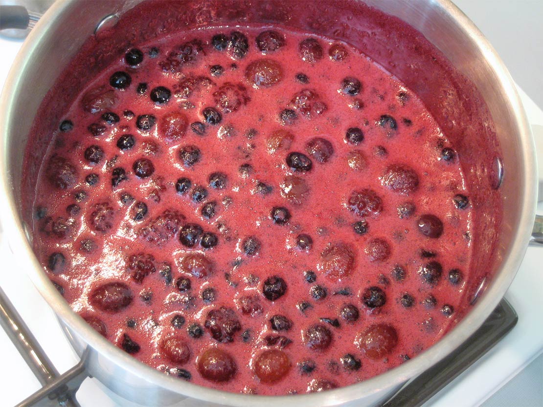 cooking the fruits