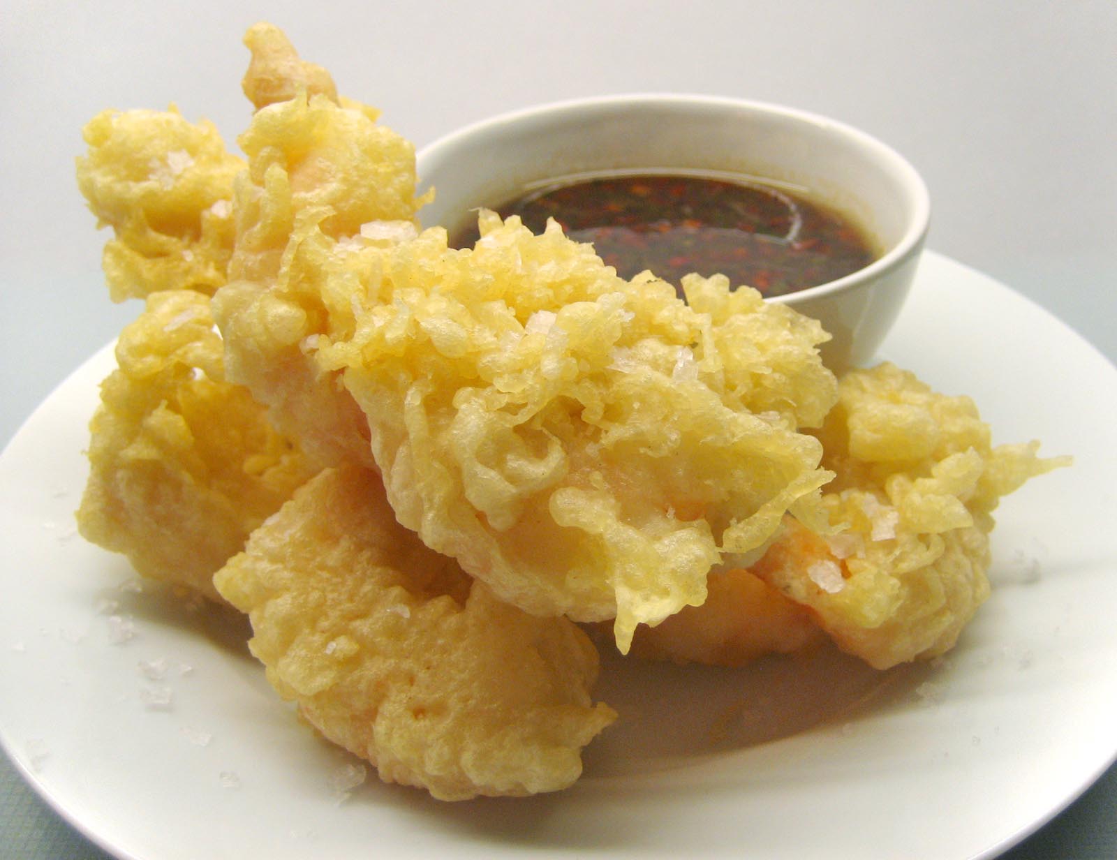 the finished tempura prawns