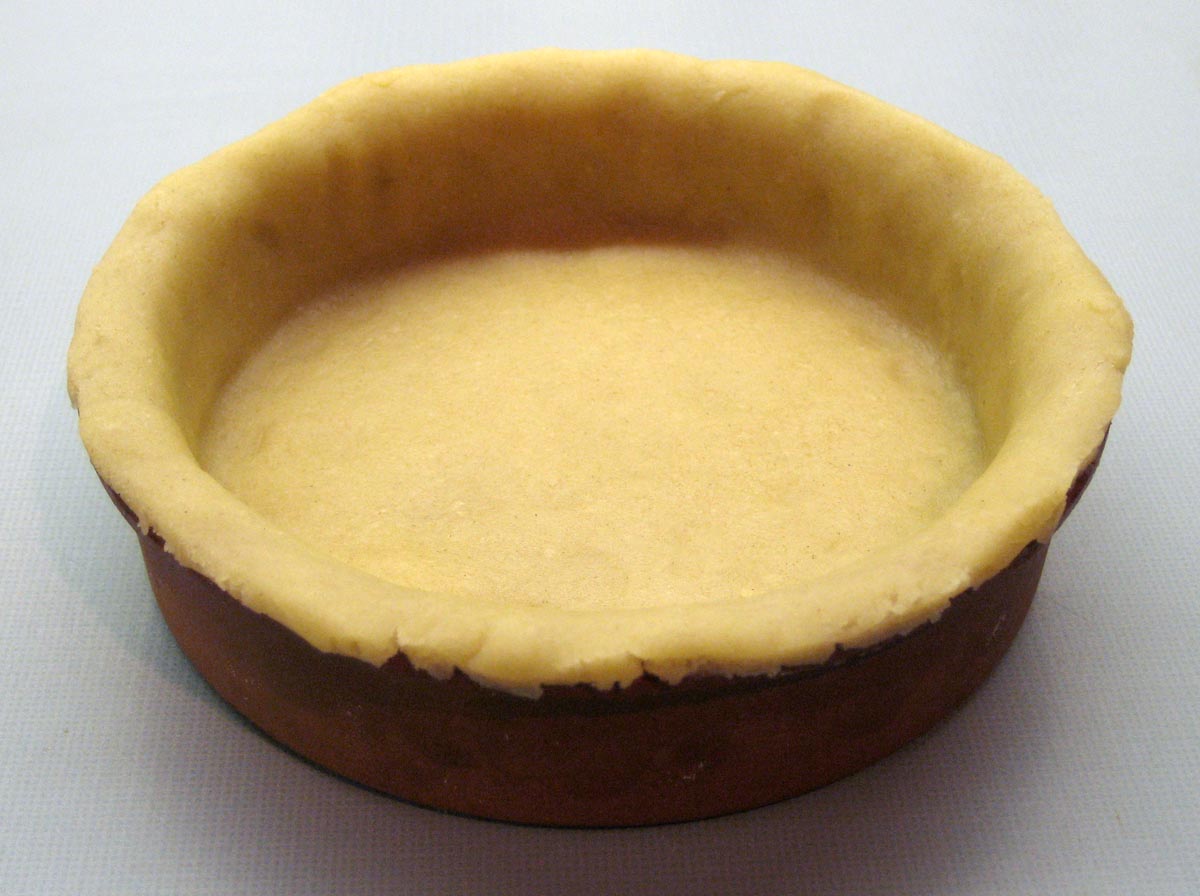 the lined pie dish
