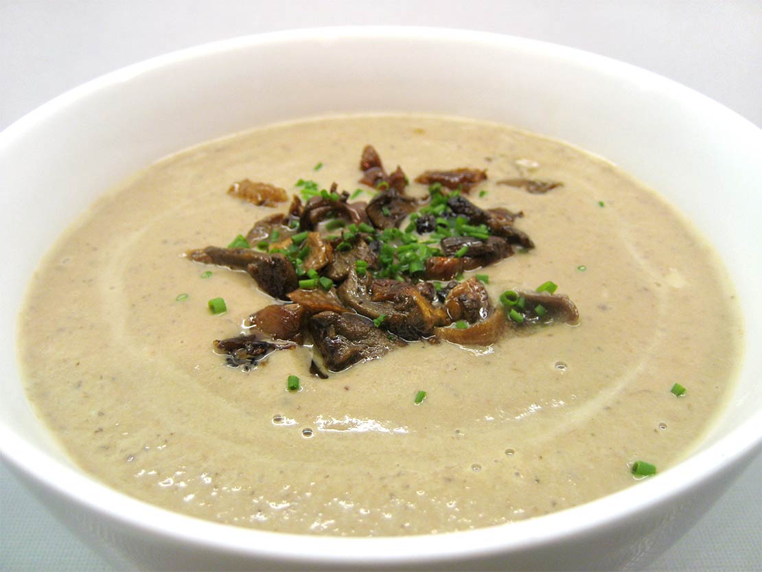 the finished mushroom soup