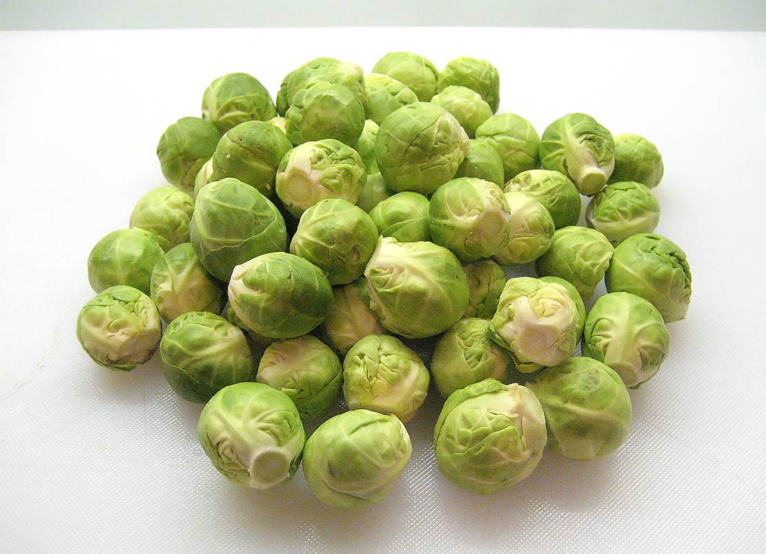 the cleaned brussel sprouts