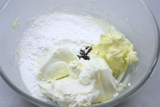 the ingredients for the icing