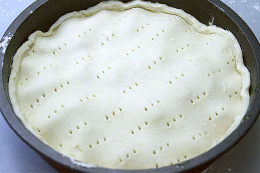 the tart with the pastry lid in place