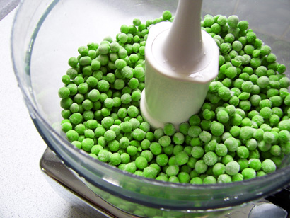 the peas in the food processor
